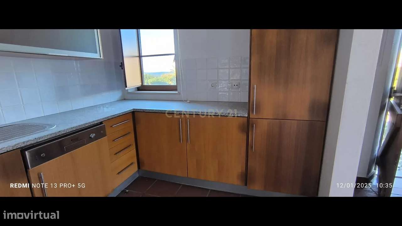 Moradia T2+1 com terraço e jardim - Grande imagem: 3/54