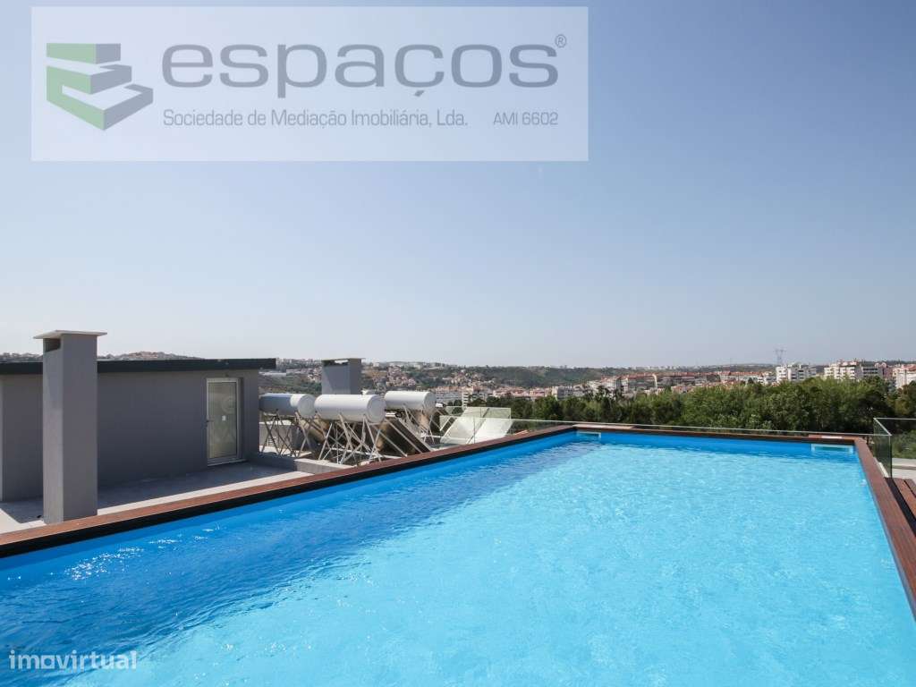 T3 com Terraço amplo e orientação solar a sul e vista desafogada.-13