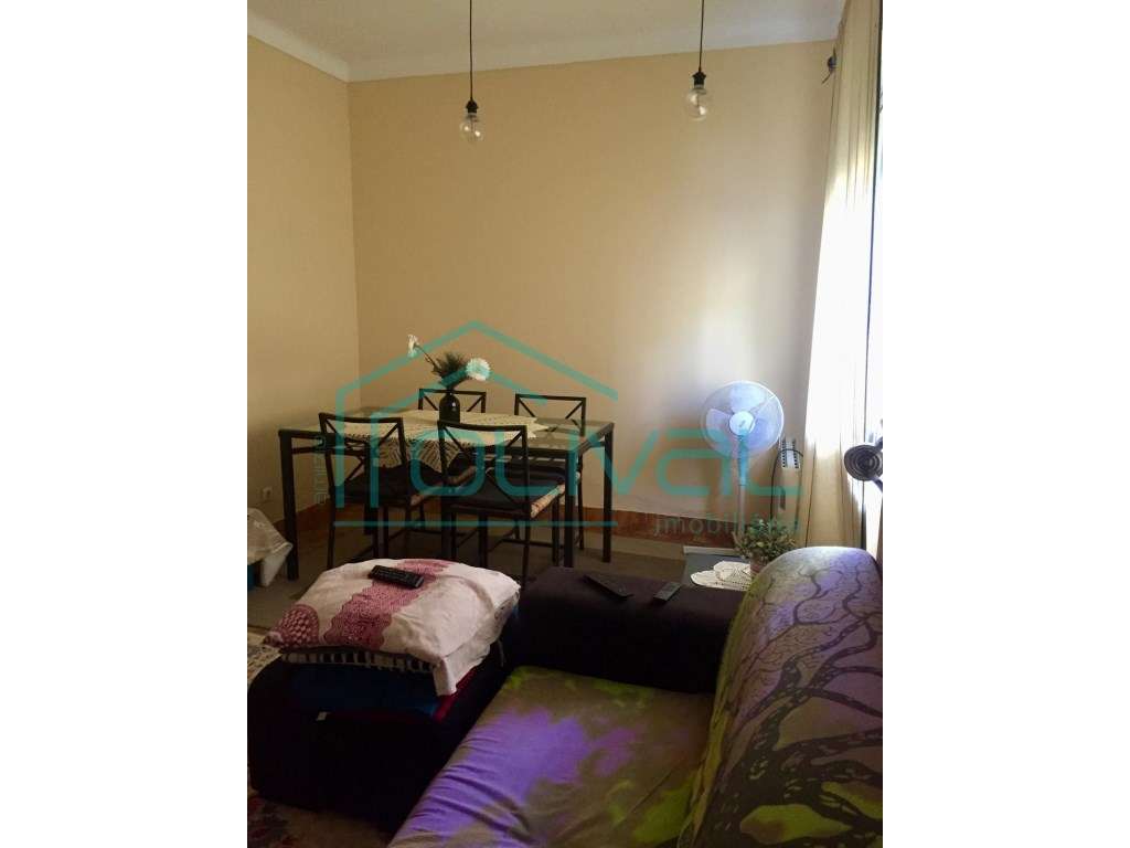 Centro de Alverca apartamento T1 com quintal-3
