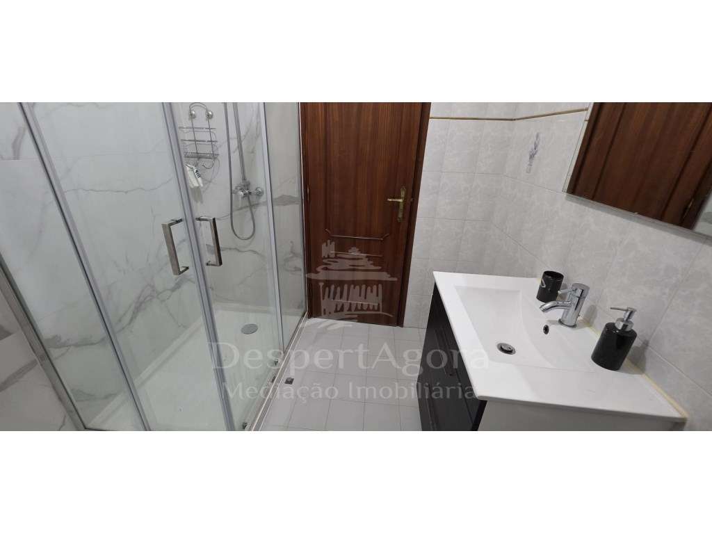 Excelente investimento T3+T2 no centro do Entroncamento-13