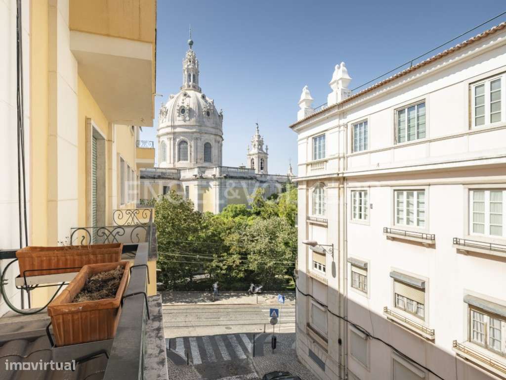 Apartamento T4 junto à Basílica da Estrela com garagem - Grande imagem: 3/30