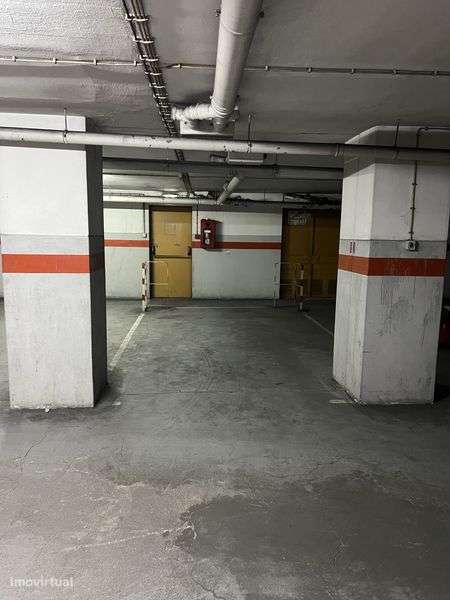 Vendo Lugar de Garagem junto ao hospital da Prelada - Grande imagem: 5/7
