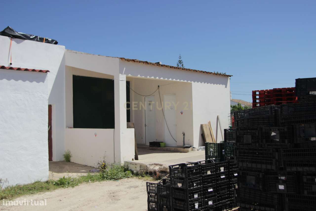 Armazém com 150 m², em excelente estado de conservação, localizado na - Grande imagem: 4/8