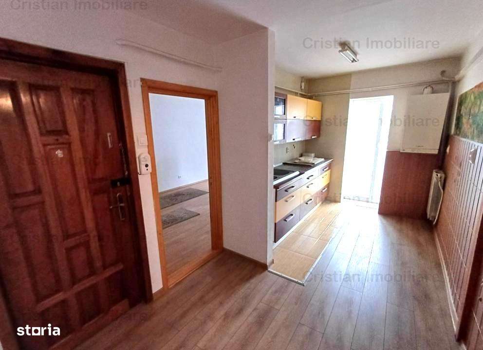 Ultracentral  2 cam ARATA BINE confort 1 Decomandat zona Calarasi-6