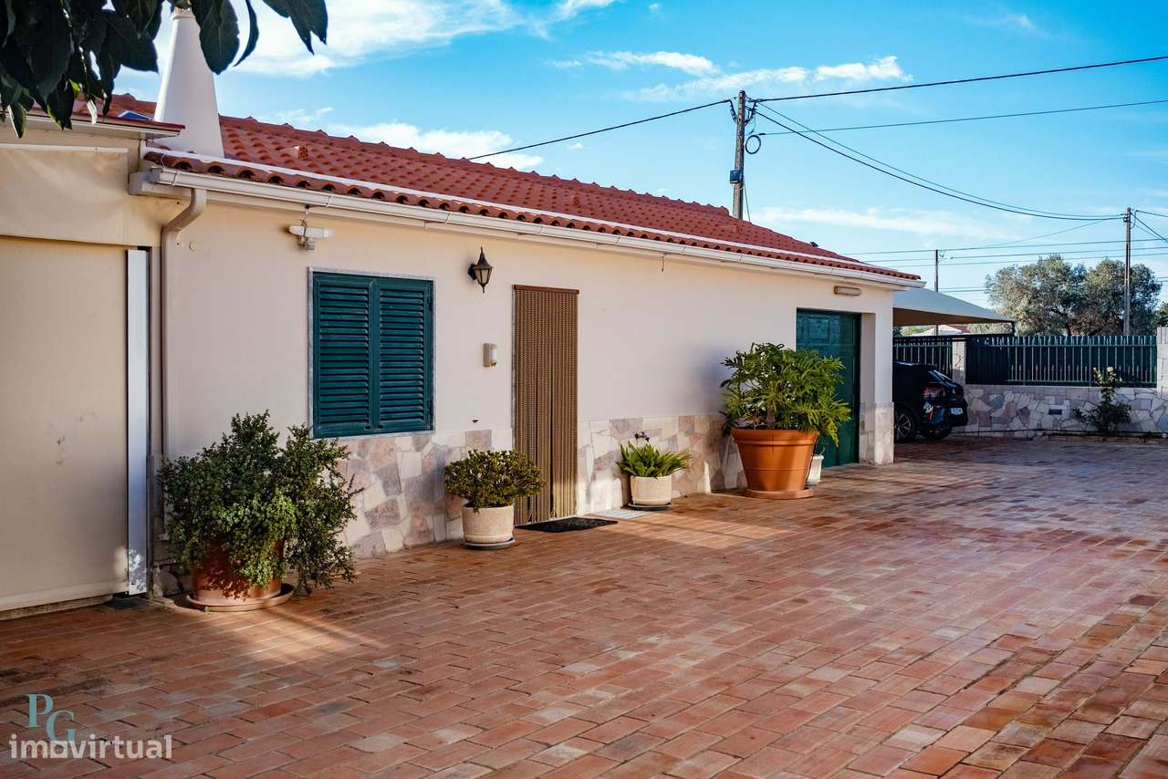 Moradia T4 Térrea de Prestígio com Piscina e Autossuficiência – Entre - Grande imagem: 5/52