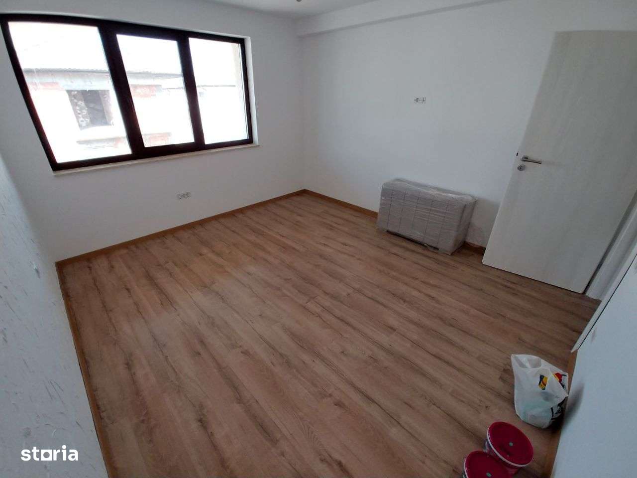 Single 4 camere, 400 mp, mansarda, lild, scoala americana - Imagine principală: 5/6