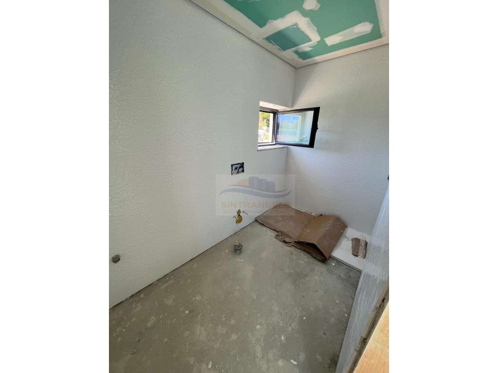 Moradia dos Sonhos 3 Suítes, Piscina, Painel Solar, 4 Vagas Garagem...-15