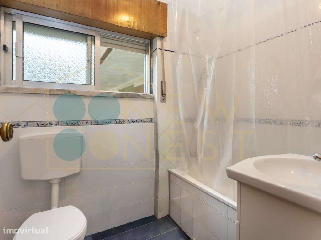 Apartamento T2 Rua Abel Salazar com 4 marquises - Hospital | Setúbal-9