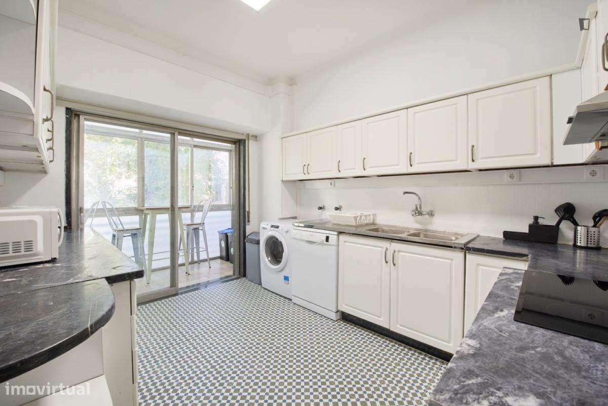 Quarto - localizado em Arroios Lisbon - Grande imagem: 4/29