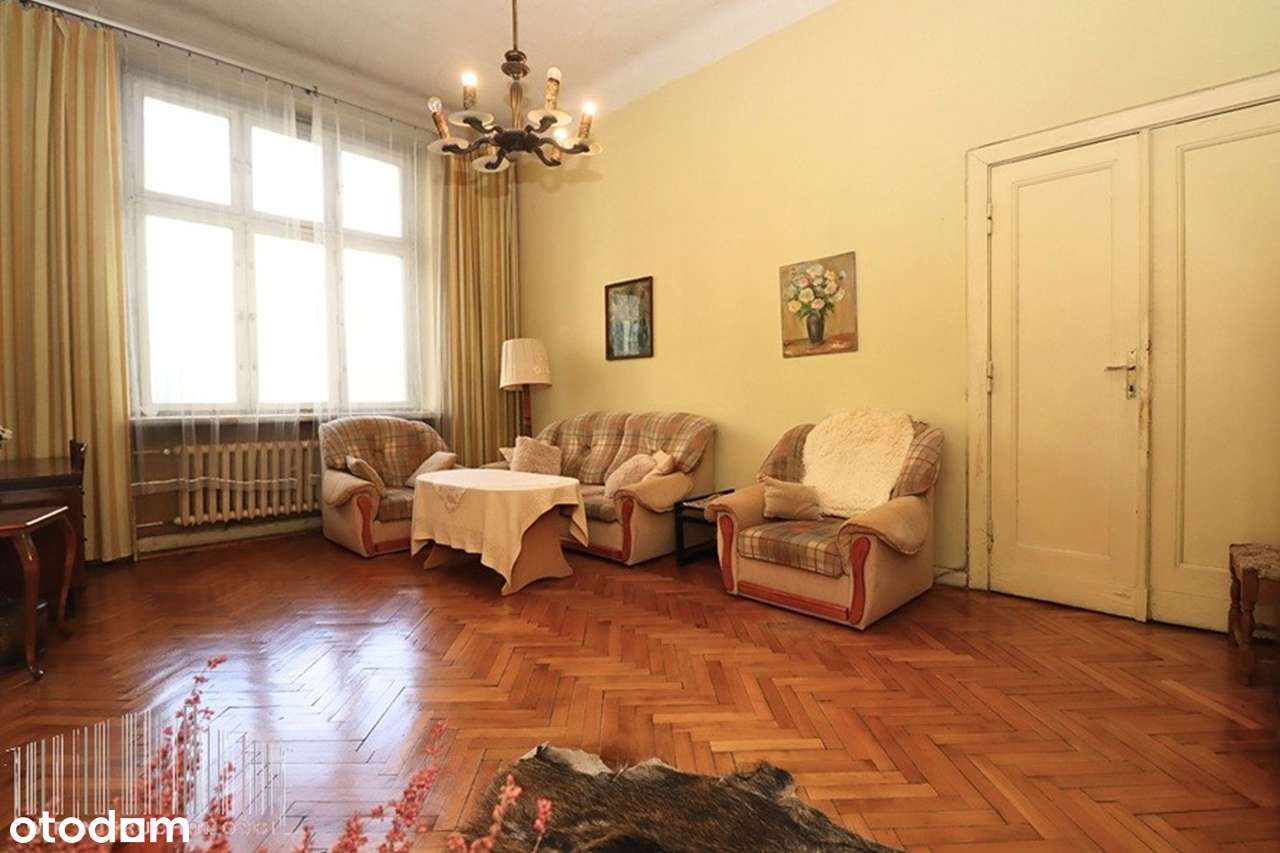 Ciche i przestronne mieszkanie w sercu Łodzi-0