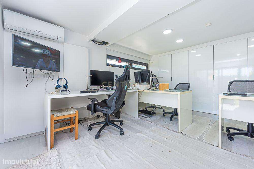 Moradia Geminada T4 com Escritório Independente | Quinta do Chiado-27