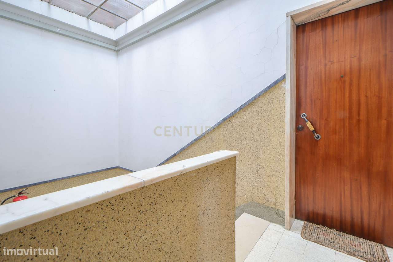 Apartamento T2 na Cruz de Pau - Amora - Seixal-24