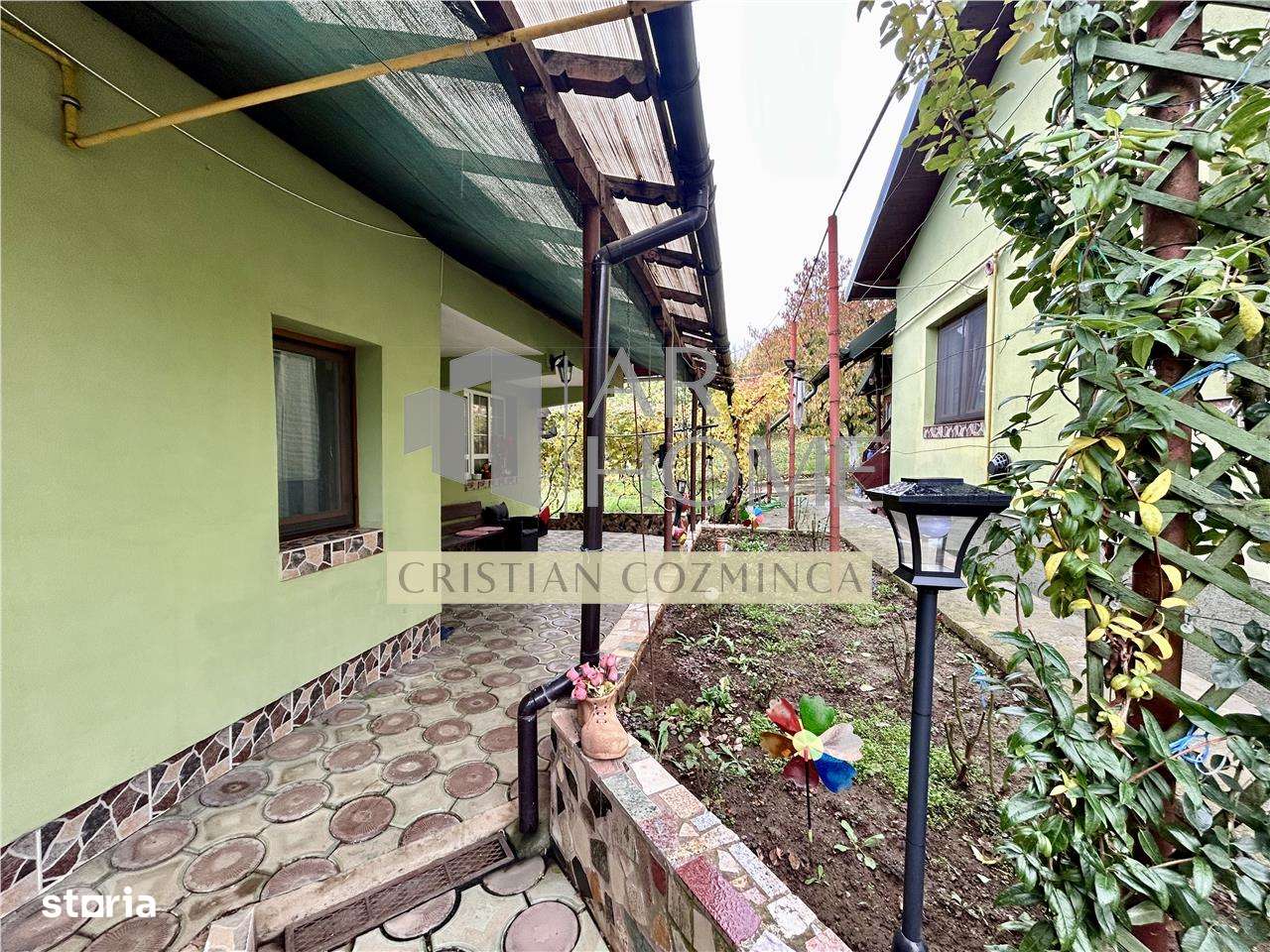 Vanzare casa 6 camere, in Baicoi, teren 1800 MP-19