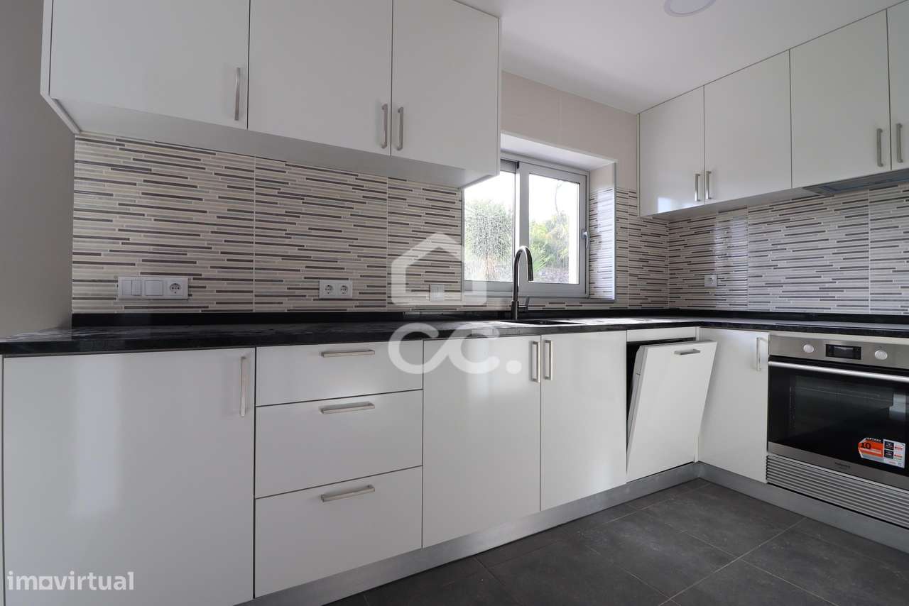 T2 com garagem Totalmente Remodelado em Santa Clara - Grande imagem: 5/16