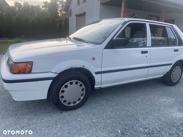 Nissan Sunny 1.6 SLX - 2