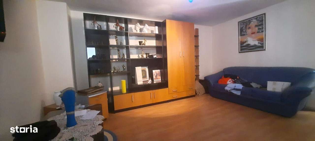 Spatiu comercial si casa Rasnov - Imagine principală: 4/20