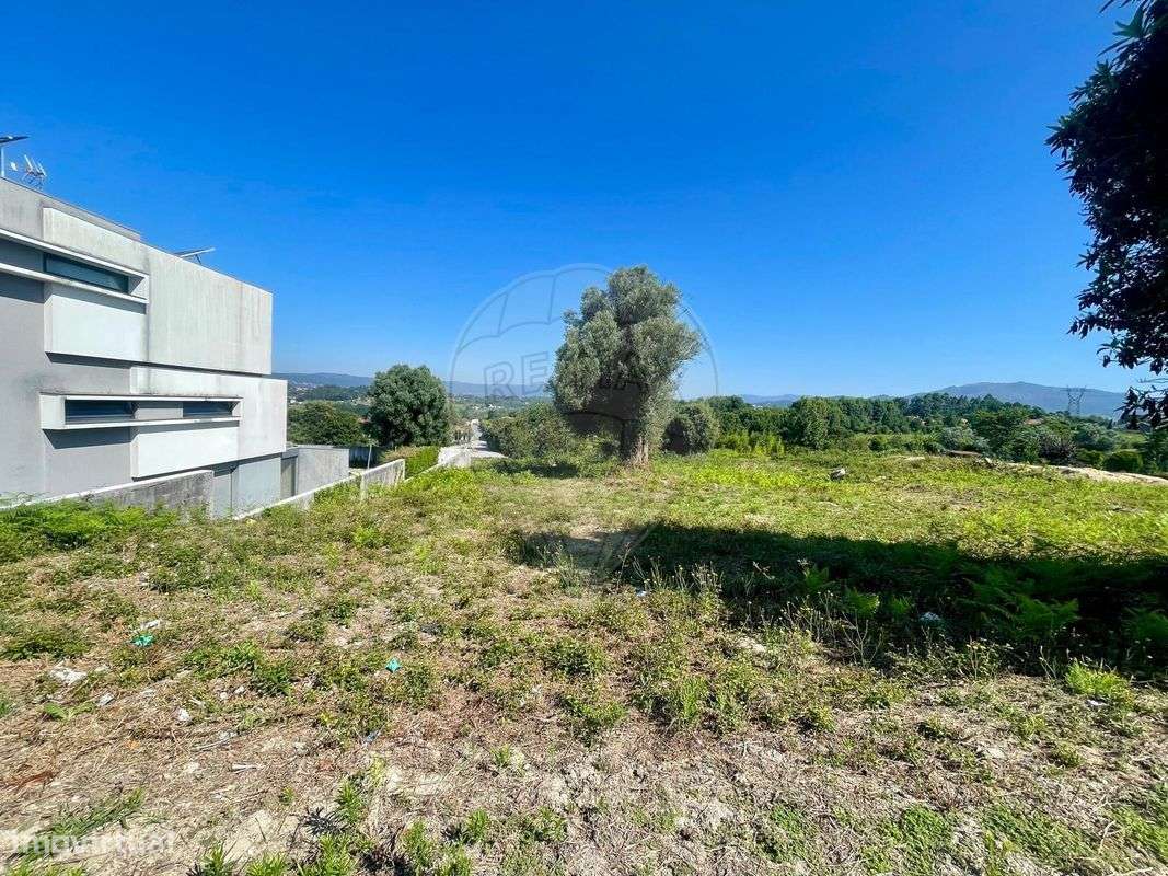 Terreno p/ construção de moradia individual situado em Navarra, Braga - Grande imagem: 3/7