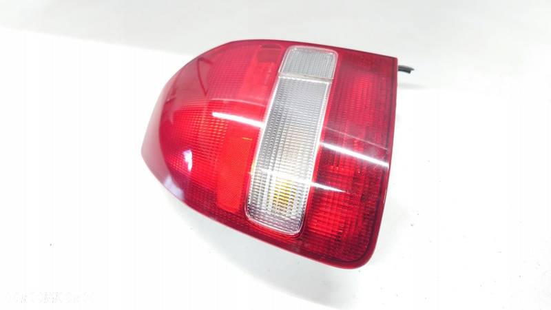 Lampa tył lewy tylna lewa Honda Civic VI 3d lift 1999-2001 2000 - 2