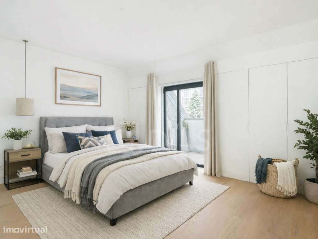 Penthouse T3 com varanda ampla e garagem privada, em Lisboa-6