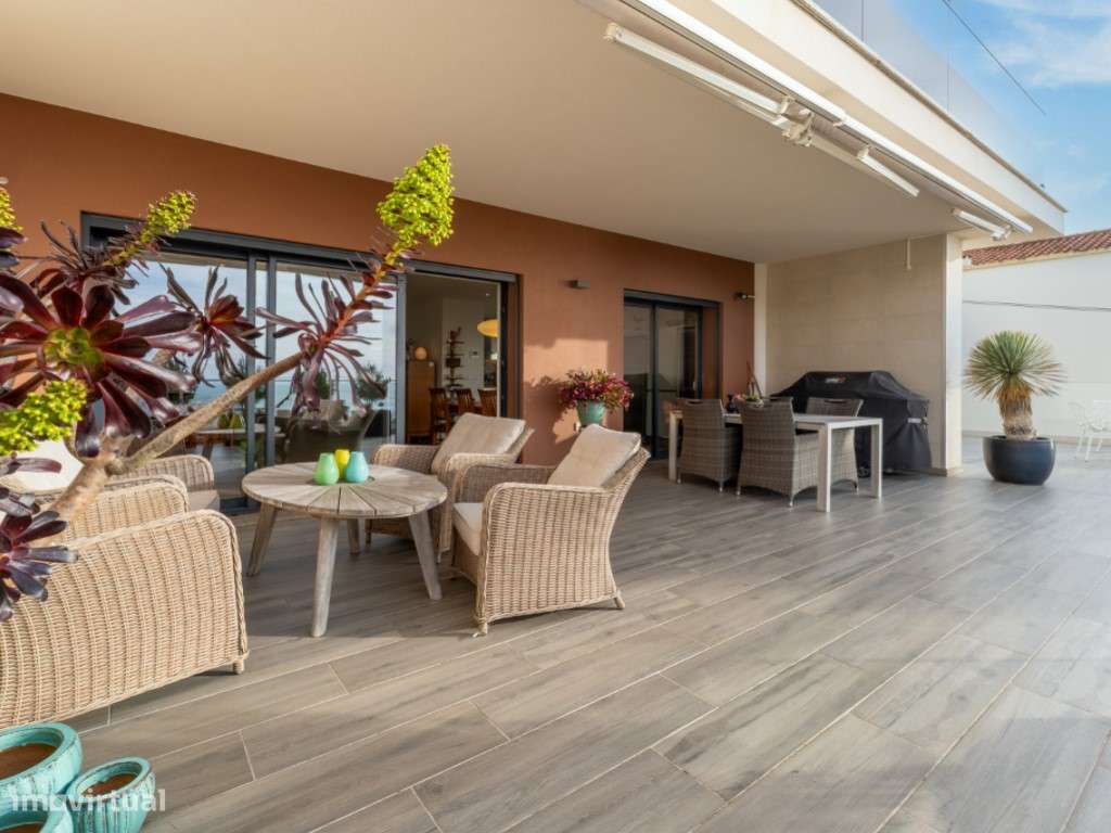 Apartamento T4 com Vista Mar, Terraço e Garagem na Nazaré-21