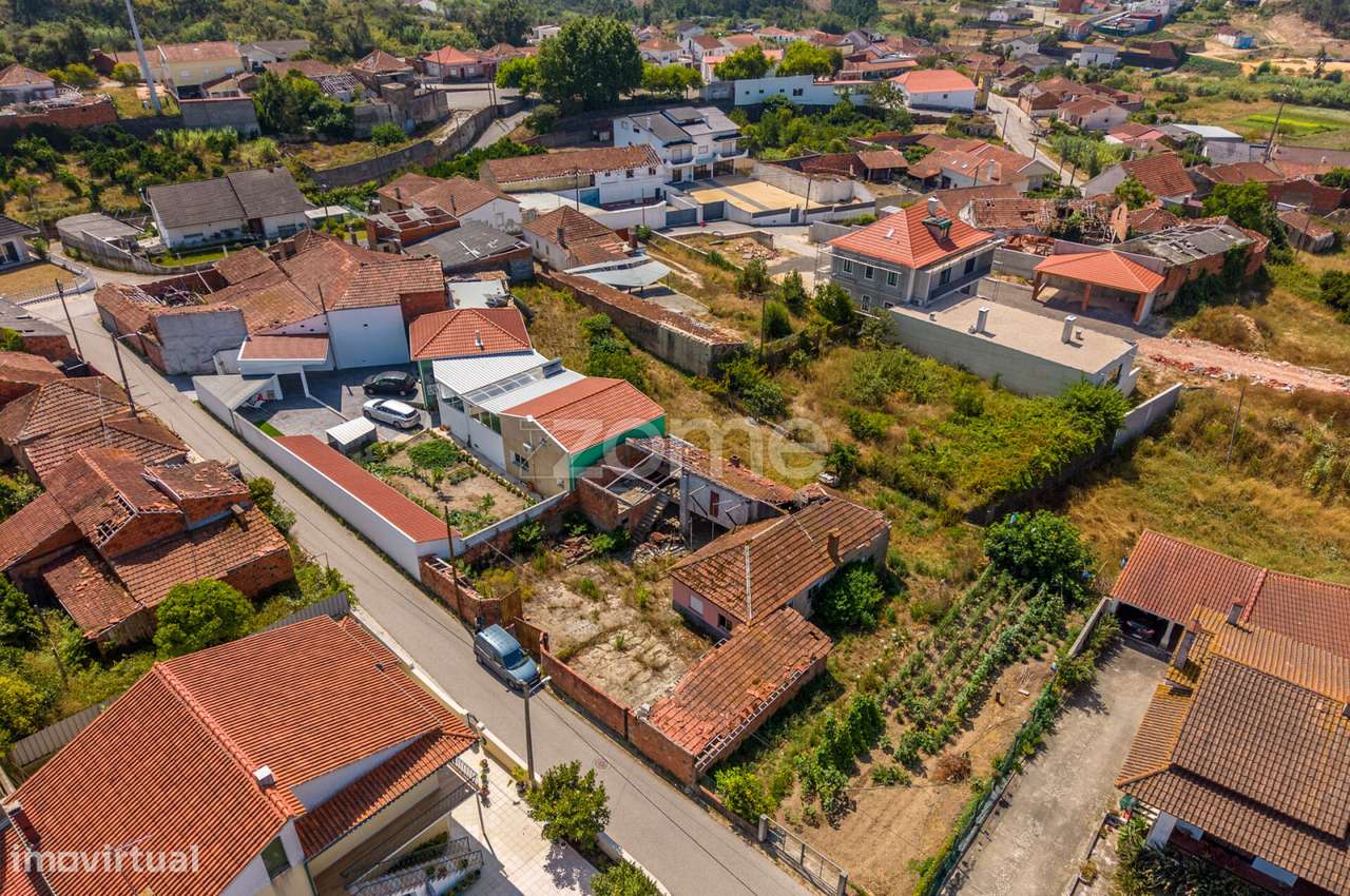 Moradia T2 || Para Reconstrução || Lote com 1.075m2-27