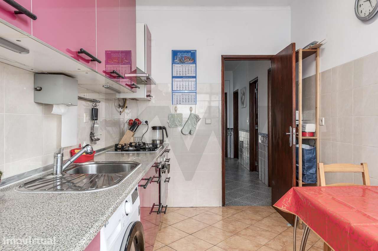 Apartamento T2 no Casal do Marco – Conforto, Luminosidade e Excelente-7