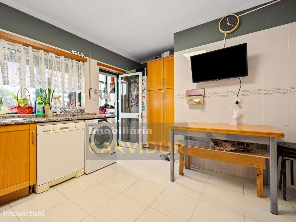 Barreiro/Vila Chã T2 com arrecadação e elevador-9