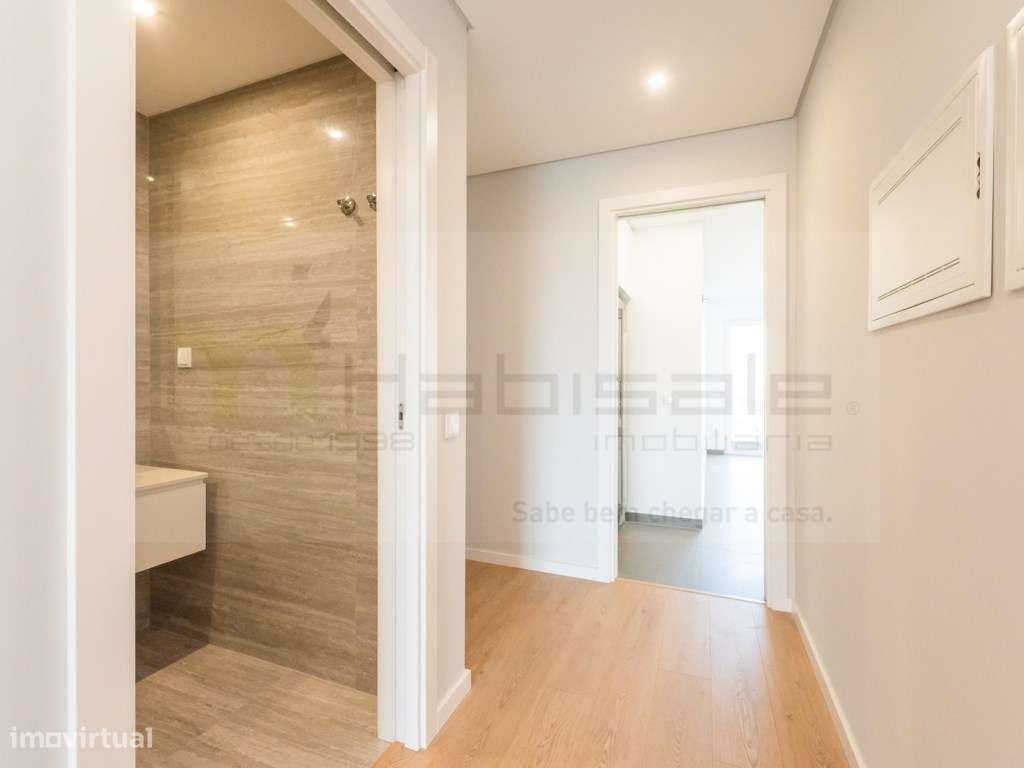 T3 Excelentes Acabamentos com Box Perto da Praia-8