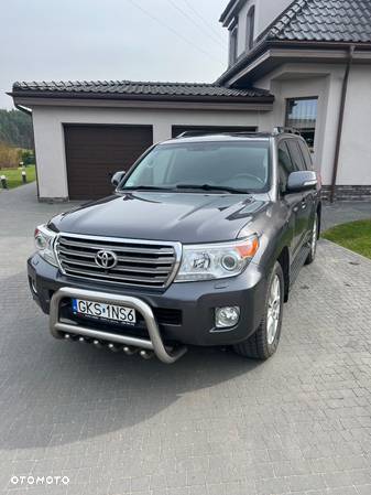 Toyota Land Cruiser - 4