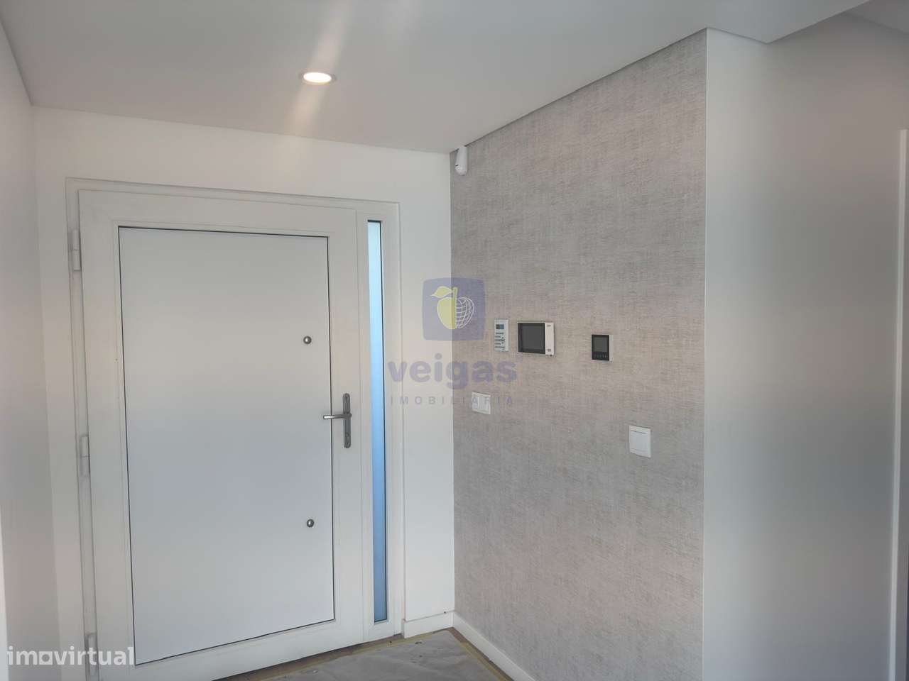 Moradia T4 C/ Piscina -  Bairro Primavera-37