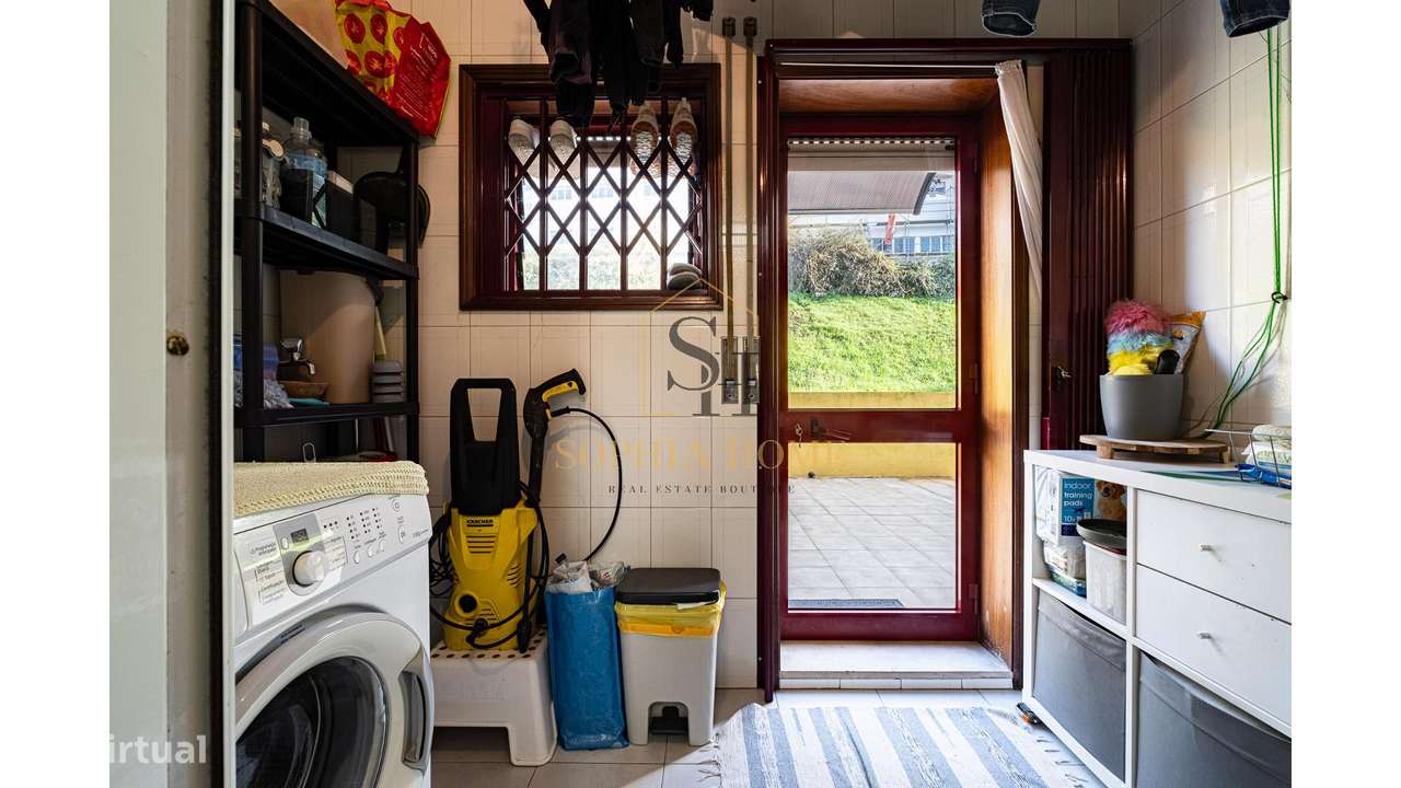 T2 c/ terraço e box, em Mafamude-12