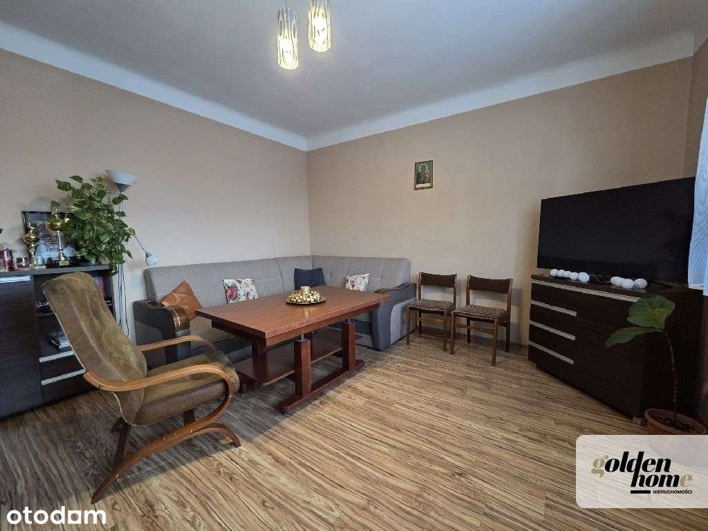 Dom z zabudowaniami gospodarskimi na działce 3478m-3