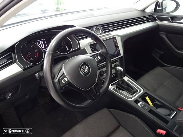 VW Passat Variant 1.6 TDI Confortline DSG - 11