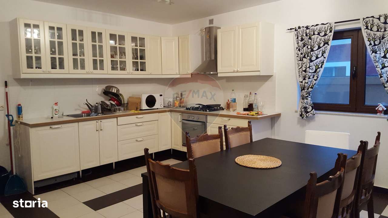 De vanzare vila langa lac la Moara Vlasiei - Imagine principală: 5/20