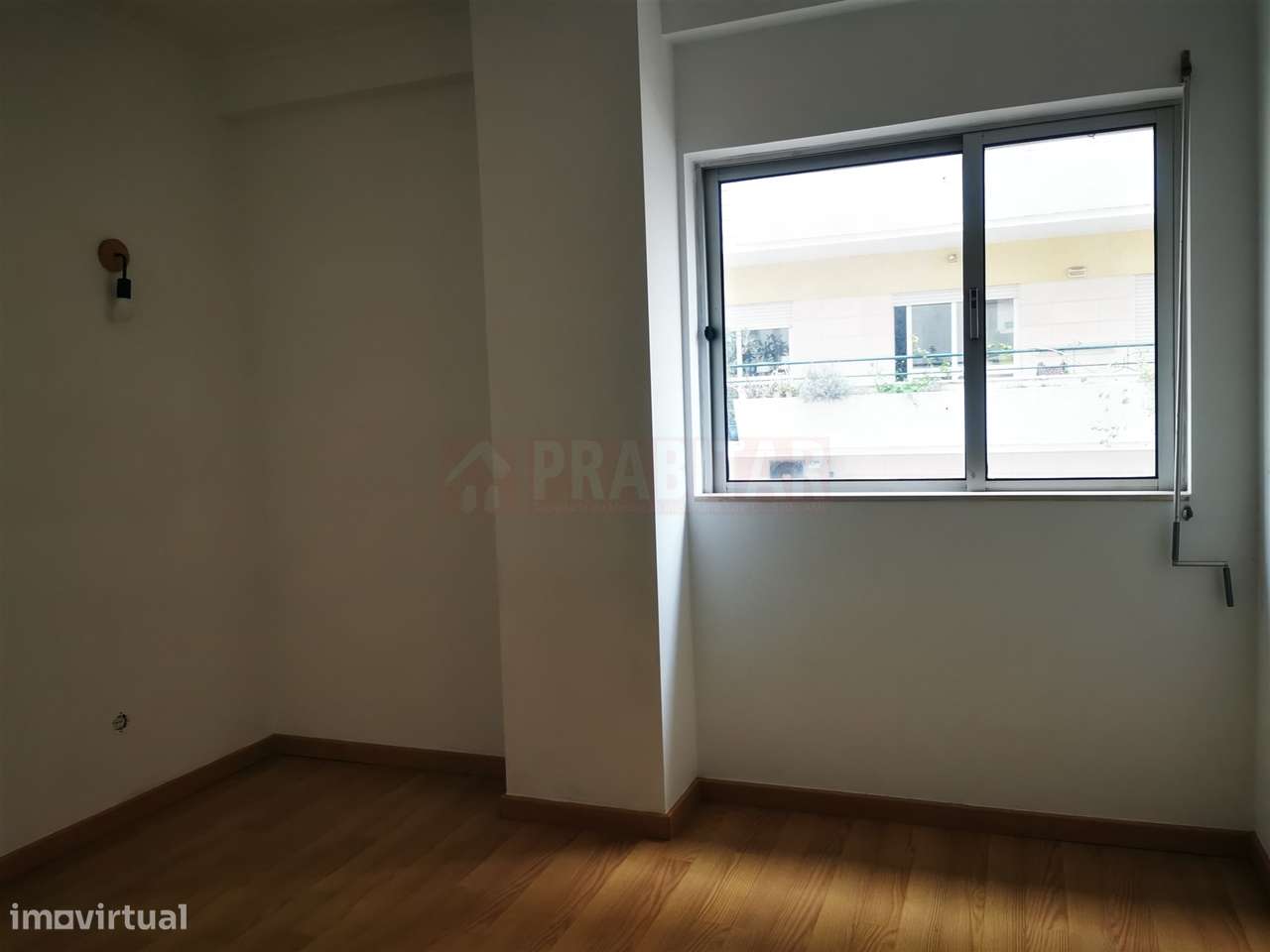 APARTAMENTO T3 COM GARAGEM NO VALE DAS FLORES EM COIMBRA-11
