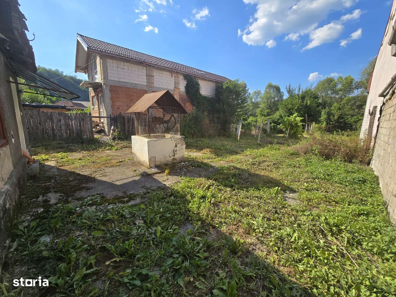 Reșița, casă cu teren 700 mp, pe malul Bărzavei în cartierul Câlnic-6