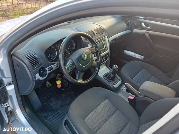 Skoda Octavia 1.6 TDI Ambiente - 6