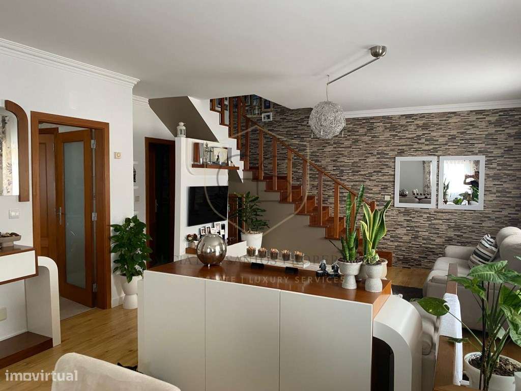 Moradia T3 + 1 Central com 2 Lugares de Garagem e Excelente Localiz... - Grande imagem: 4/19