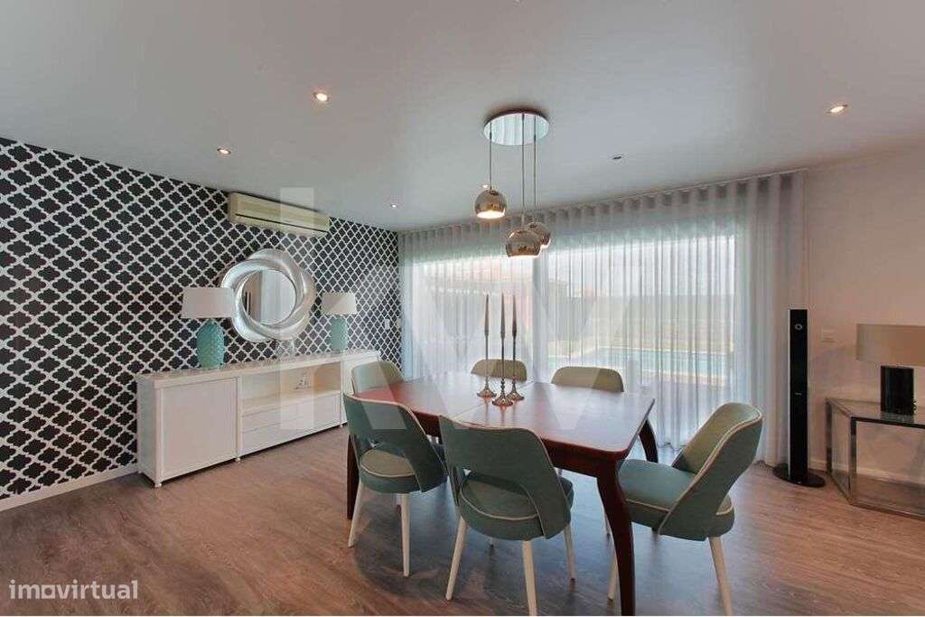 Fantástica moradia com piscina na Quinta das Laranjeiras - Fernão Ferr - Grande imagem: 4/33