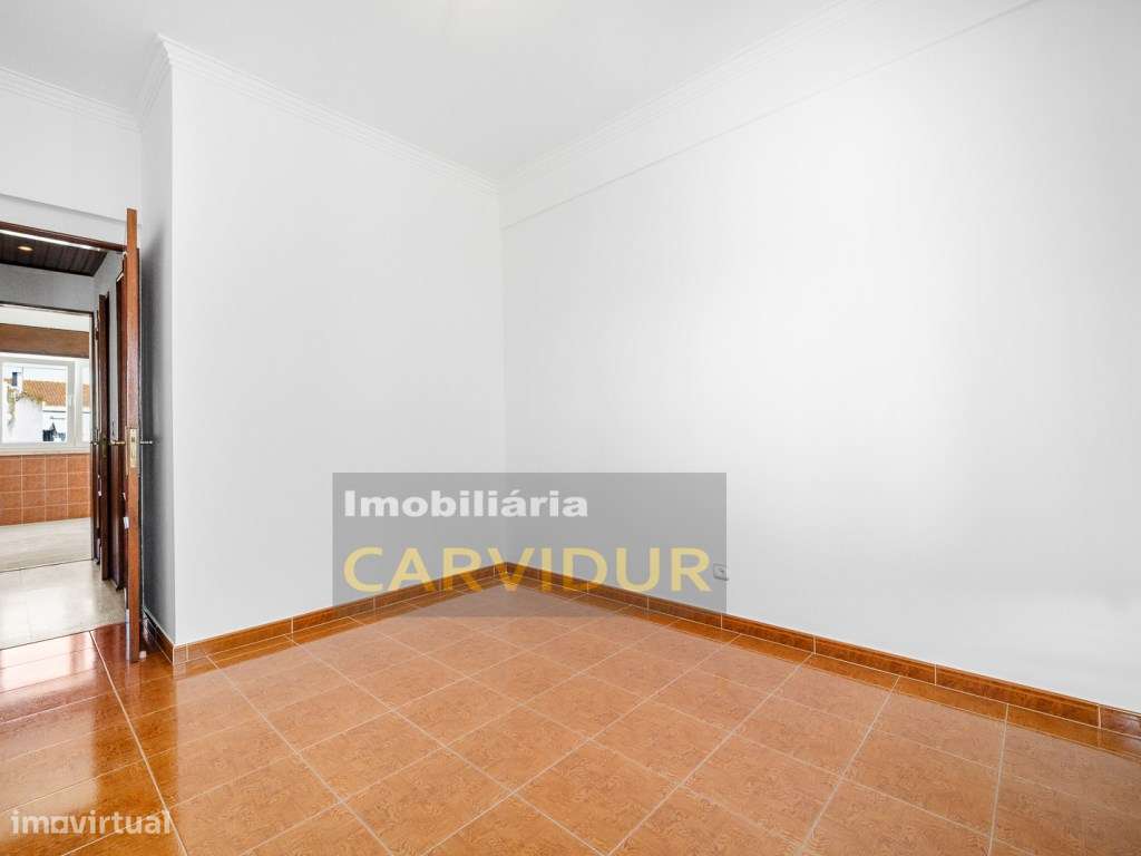 Moita T3 Boas áreas e excelente localização-17