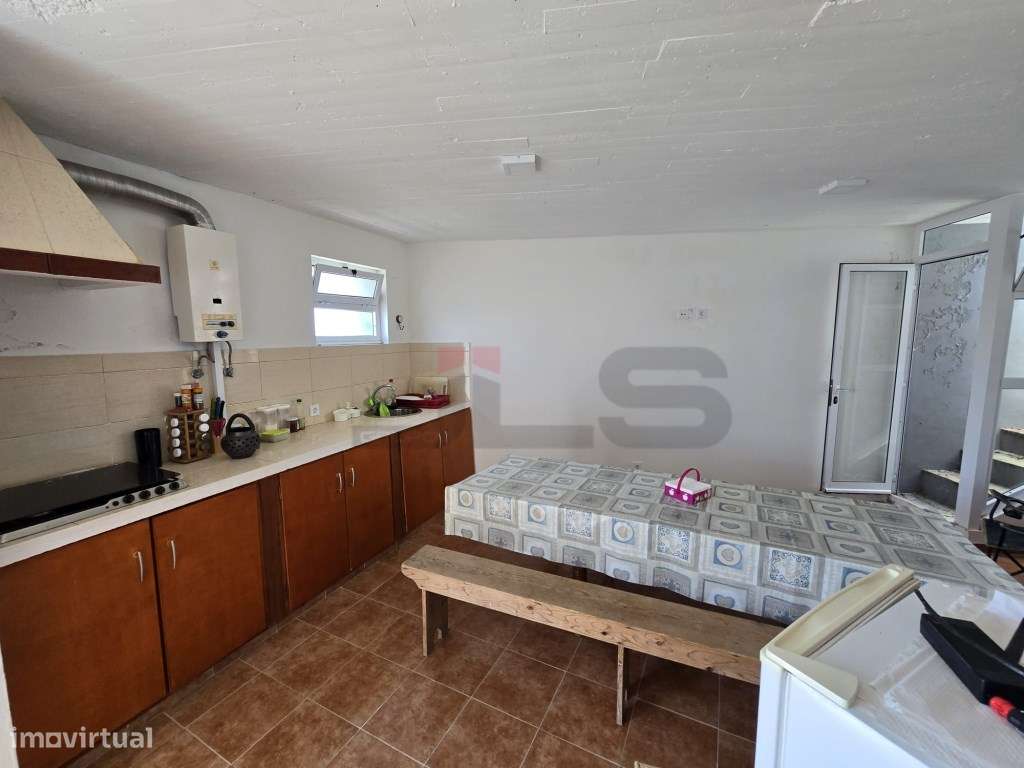 Moradia Isolada T2 -Rocha da Relva-35