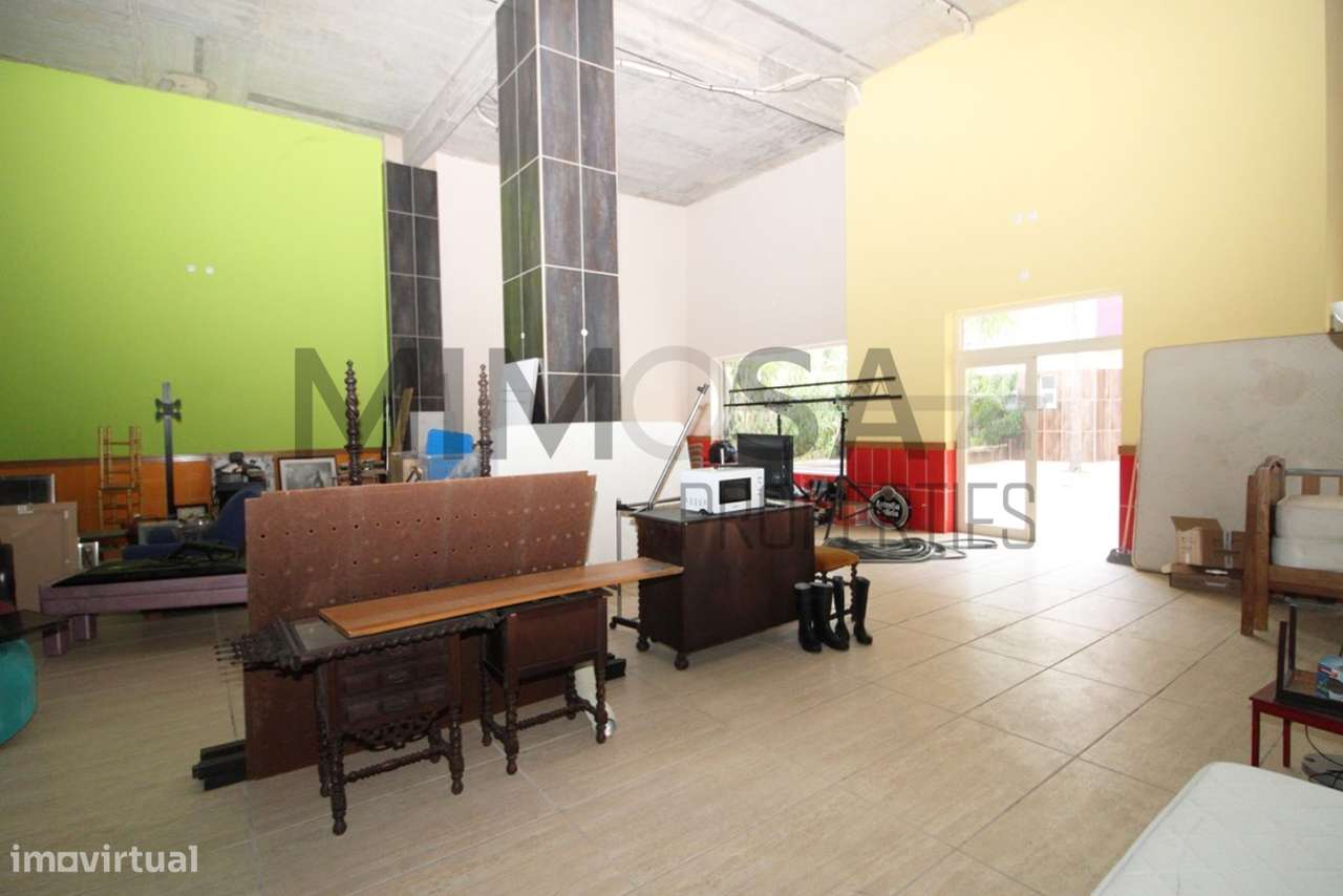 Restaurante amplo e acessível no centro de Ferragudo - Grande imagem: 5/22