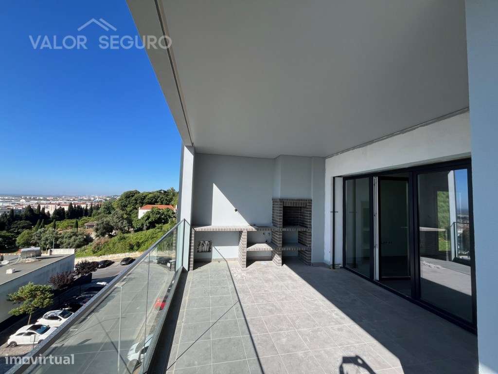 Apartamento T3 novo com garagem 2 viaturas no Sobralinho-25