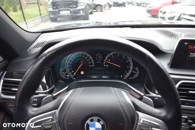 BMW Seria 7 750Li xDrive sport - 17