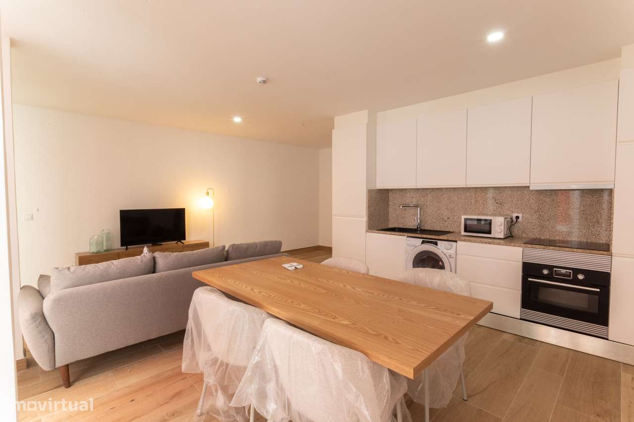 +6% Yield | Luxury Garden T2 no Centro Histórico do Porto – 107m² - Grande imagem: 5/24