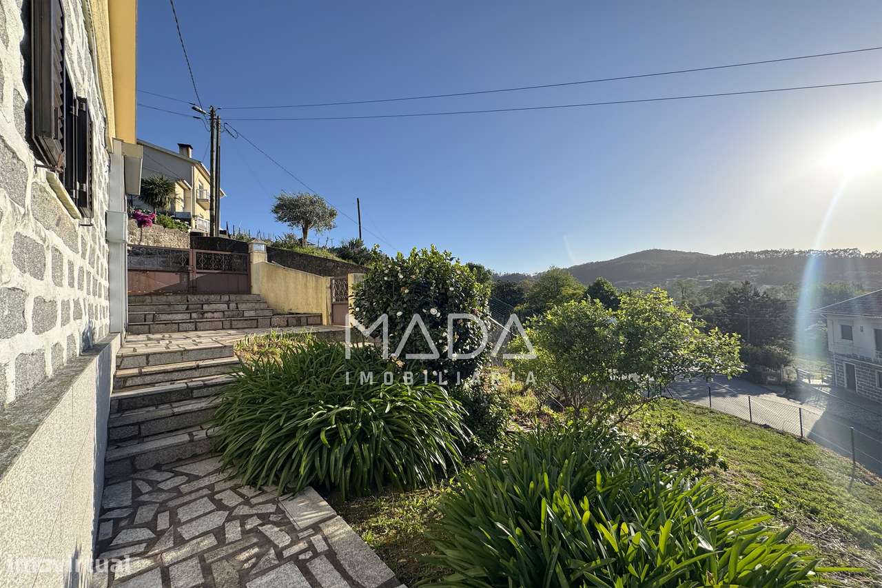 Moradia T2 individual c/480m2 de terreno e anexos em Escudeiros, Braga-28