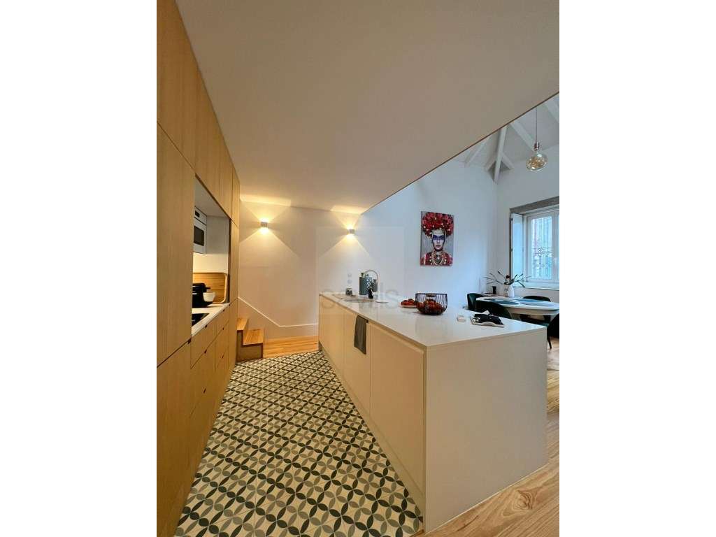 Apartamento T1 com mezannine mobilado com varanda - Grande imagem: 3/11