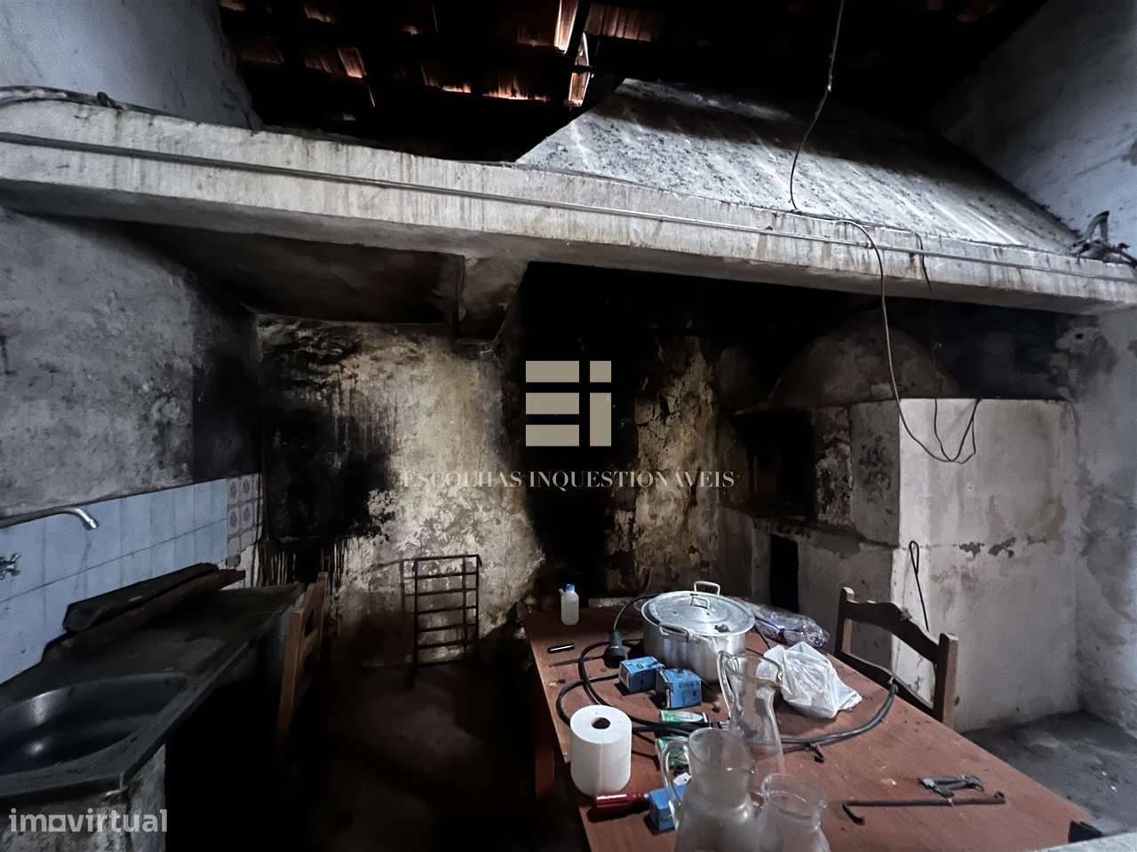 Moradia para restaurar com vista Rio Douro-8