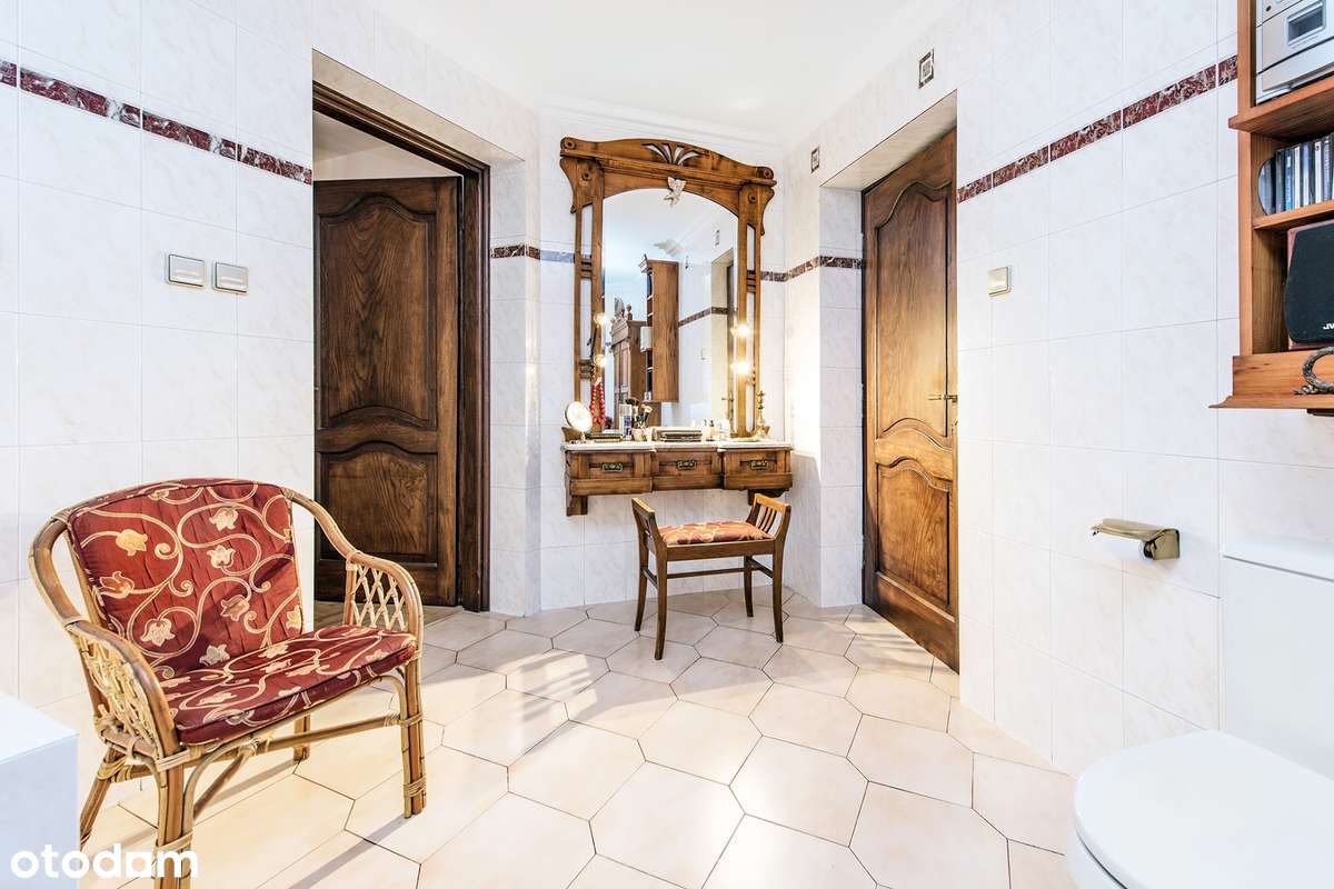 Wyjątkowy dom z całym wyposażeniem ( antyki )-16