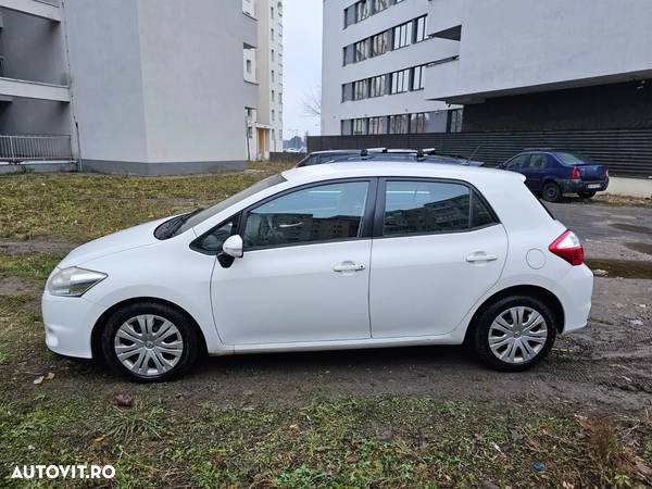 Toyota Auris 1.4 D-4D Luna - 9